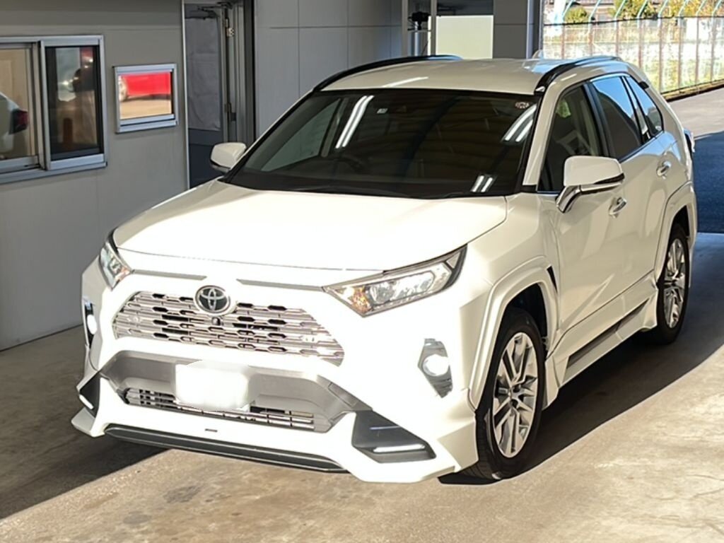 Открыть фотографии: Toyota RAV4 V (XA50)