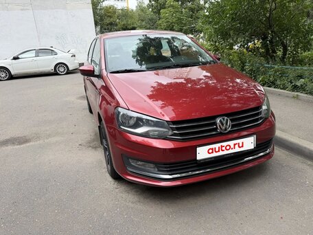 2015 Volkswagen Polo V Рестайлинг, красный, 869000 рублей, вид 2