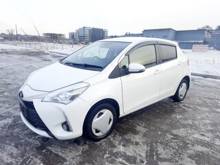 2018 Toyota Vitz III (XP130) Рестайлинг 2, белый, 955000 рублей, вид 1