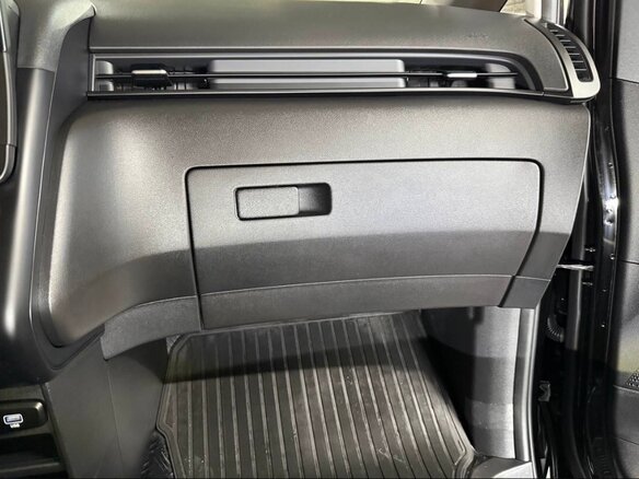 2025 Hyundai Staria I, чёрный - вид 31
