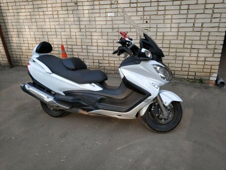 2013 Suzuki Burgman (SkyWave) 650, белый, 720000 рублей, вид 3