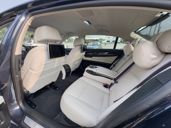 2012 BMW 7 серии Long 740Li xDrive V (F01/F02/F04) Рестайлинг, синий, 1900000 рублей - вид 17