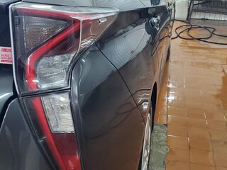 2017 Toyota Prius IV (XW50), серый, 1800000 рублей, вид 4