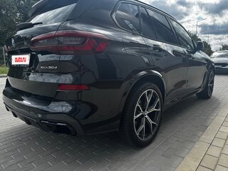 2022 BMW X5 30d IV (G05/G18), чёрный, 7900000 рублей, вид 4