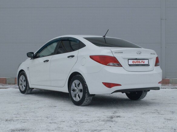 2015 Hyundai Solaris I Рестайлинг, белый, 1100000 рублей - вид 6