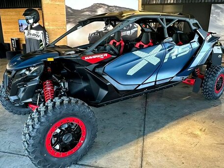 2024 BRP Can-Am Maverick Max X RS Turbo RR, чёрный, 6190000 рублей, вид 2