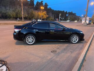 2020 Toyota Camry VIII (XV70), чёрный, 3000000 рублей, вид 4