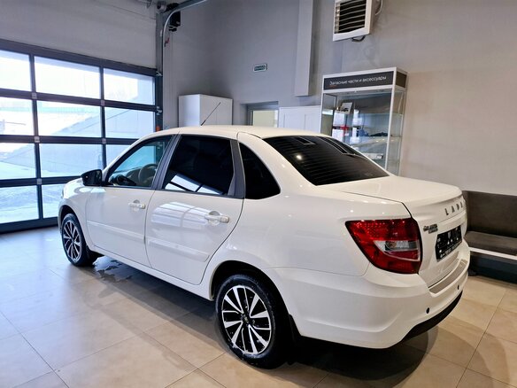 2025 Lada (ВАЗ) Granta I Рестайлинг, белый - вид 1