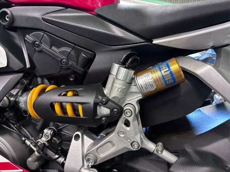 2011 Ducati Panigale S, красный, 1125000 рублей, вид 4