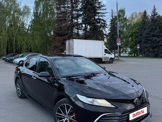 2020 Toyota Camry VIII (XV70), чёрный, 4150000 рублей, вид 2