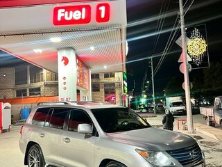 2008 Lexus LX 570 III, серебристый, 2950000 рублей, вид 4