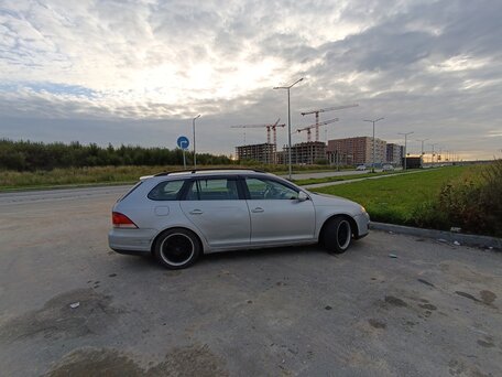 2009 Volkswagen Golf V, серебристый, 360000 рублей, вид 4