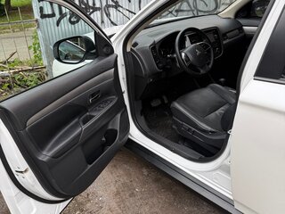 2013 Mitsubishi Outlander III, белый, 1450000 рублей, вид 5