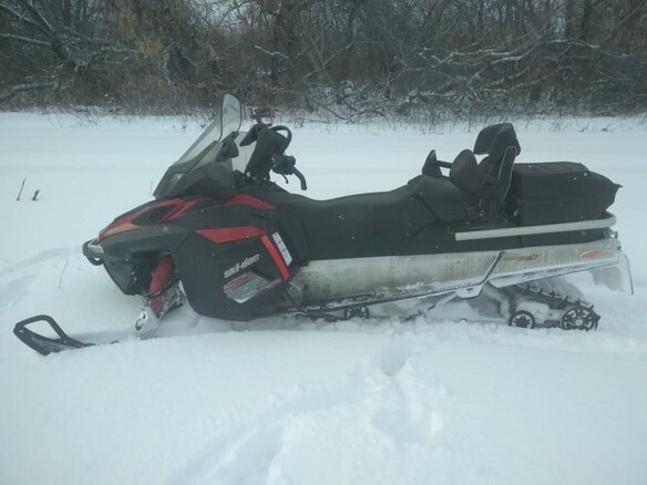 2010 BRP Ski-Doo Expedition SE 1200, красный - вид 2