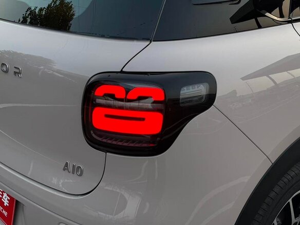 2026 Leapmotor A10 53 kWh, бежевый, 2050000 рублей - вид 35