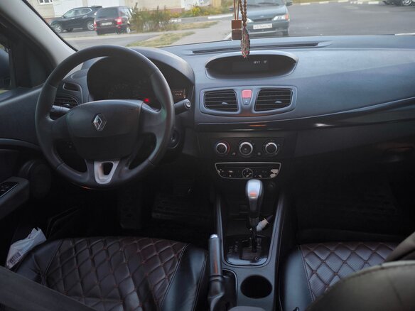 2010 Renault Fluence I, бежевый, 750000 рублей - вид 10