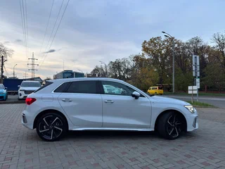 2023 Audi A3 Sportback 35 TFSI IV (8Y), белый, 2450000 рублей, вид 4