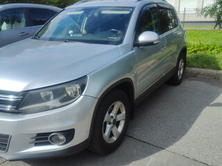 2011 Volkswagen Tiguan I, серебристый, 900000 рублей, вид 1