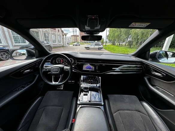 2021 Audi Q8 45 TDI I (4M), белый, 7099000 рублей - вид 11