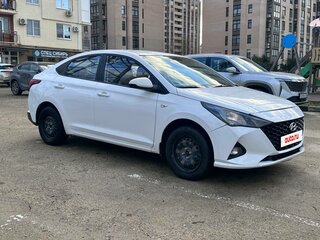 2020 Hyundai Solaris II Рестайлинг, белый, 925000 рублей, вид 2
