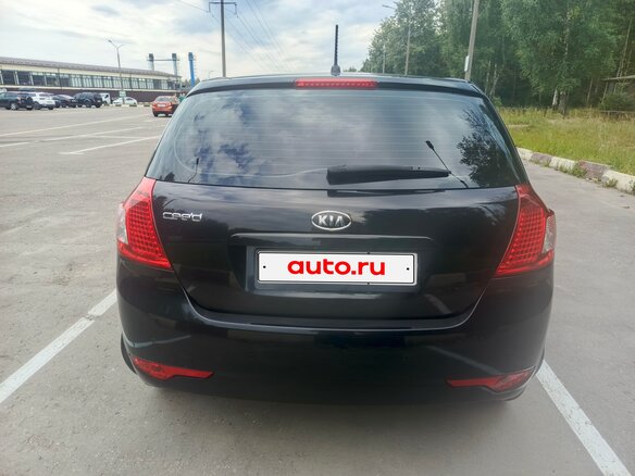 2010 Kia Ceed I Рестайлинг, чёрный, 700000 рублей - вид 2
