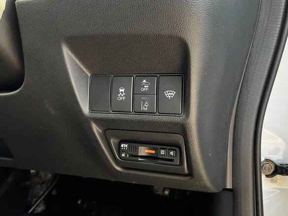 2021 Honda Stepwgn Spada V Рестайлинг, белый, 1950000 рублей - вид 13