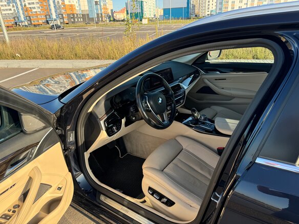 2020 BMW 5 серии 530d xDrive VII (G30/G31/G38), синий, 3100000 рублей - вид 37