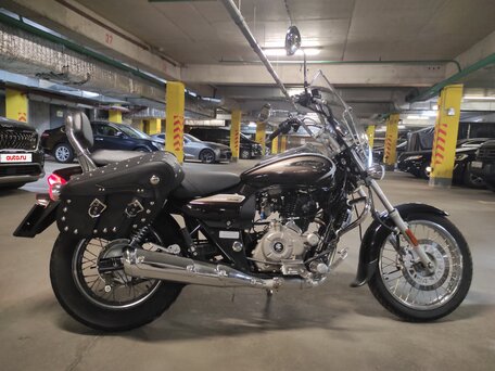 2025 Bajaj Avenger, чёрный, 240000 рублей, вид 4