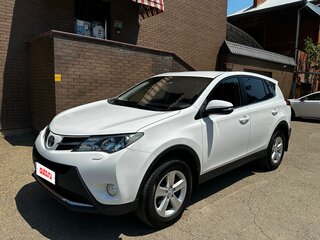 2014 Toyota RAV4 IV (XA40), белый, 2400000 рублей, вид 1