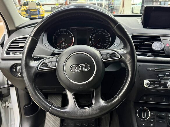 2016 Audi Q3 I (8U) Рестайлинг, белый, 2450000 рублей - вид 6