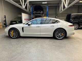 2017 Porsche Panamera Turbo II, серый, 7490000 рублей, вид 4