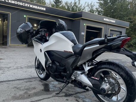 2009 Honda VFR 1200, белый, 1000000 рублей, вид 5