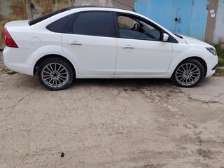 2010 Ford Focus II Рестайлинг, белый, 450000 рублей, вид 3