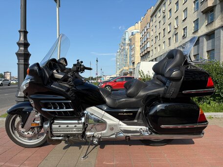 2002 Honda GL 1800 Gold Wing, чёрный, 800000 рублей, вид 3