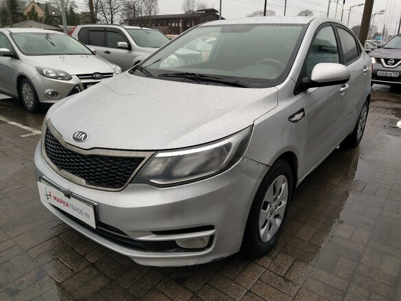 2017 Kia Rio III Рестайлинг, серебристый - вид 4