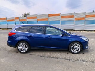 2017 Ford Focus III Рестайлинг, синий, 1220000 рублей, вид 4
