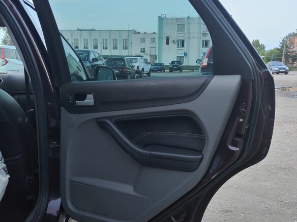 2008 Ford Focus II Рестайлинг, фиолетовый - вид 28