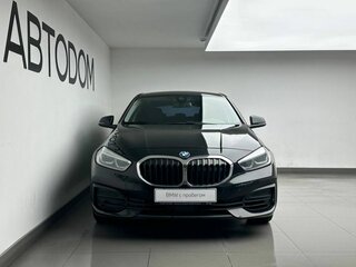 2019 BMW 1 серии 118i III (F40), чёрный, 1747000 рублей, вид 2