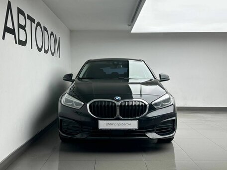 2019 BMW 1 серии 118i III (F40), чёрный, 1747000 рублей, вид 2