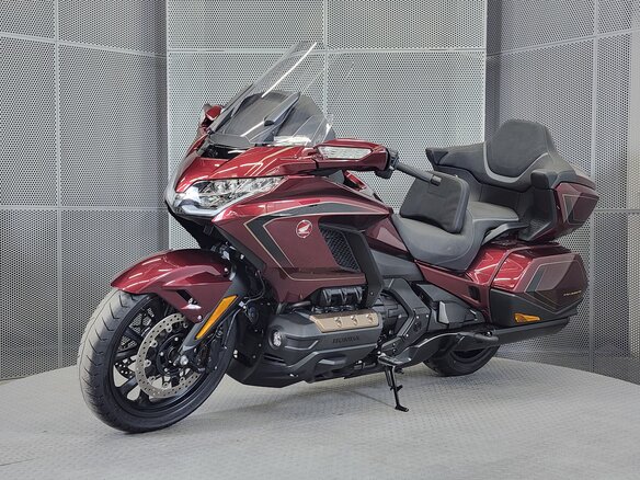 2025 Honda GL 1800 Gold Wing, красный, 3649000 рублей - вид 3