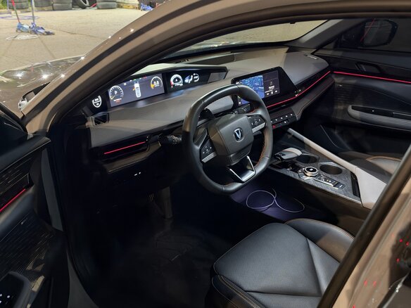 2023 Changan UNI-V I, серебристый, 2100000 рублей - вид 7