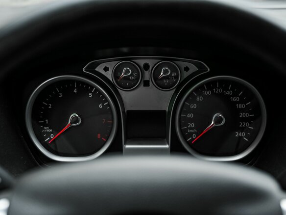 2008 Ford Focus II Рестайлинг, чёрный - вид 4