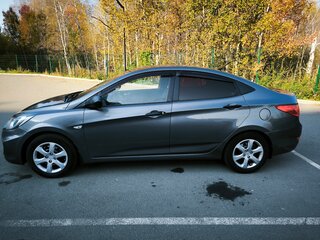 2011 Hyundai Solaris I, серый, 699000 рублей, вид 3
