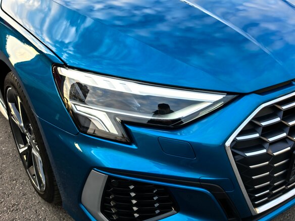 2022 Audi A3 Sportback 35 TFSI IV (8Y), синий, 2650000 рублей - вид 3