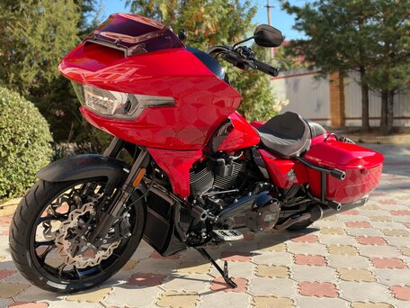 2025 Harley-Davidson CVO Road Glide ST, красный, 5000000 рублей, вид 1