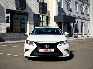 2016 Lexus ES 250 VI Рестайлинг, белый, 2490000 рублей, вид 3