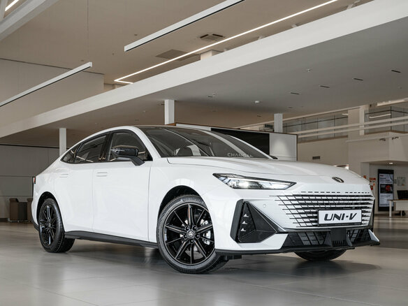 2024 Changan UNI-V I, белый, 3329900 рублей - вид 2