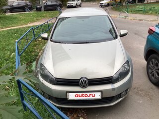 2011 Volkswagen Golf VI, серебристый, 870000 рублей, вид 1