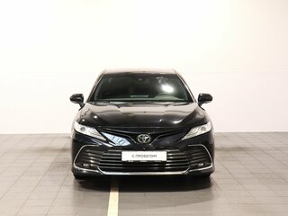 2022 Toyota Camry VIII (XV70) Рестайлинг, чёрный, 3790000 рублей, вид 3