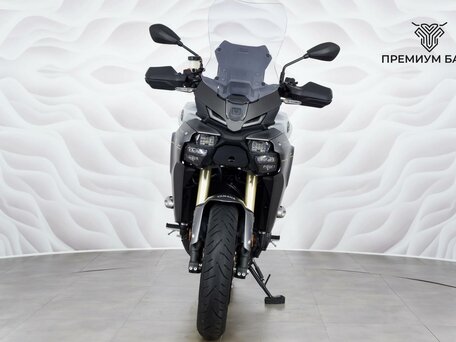 2025 Yamaha MT-09 Tracer (FJ-09), серый, 1849000 рублей, вид 4